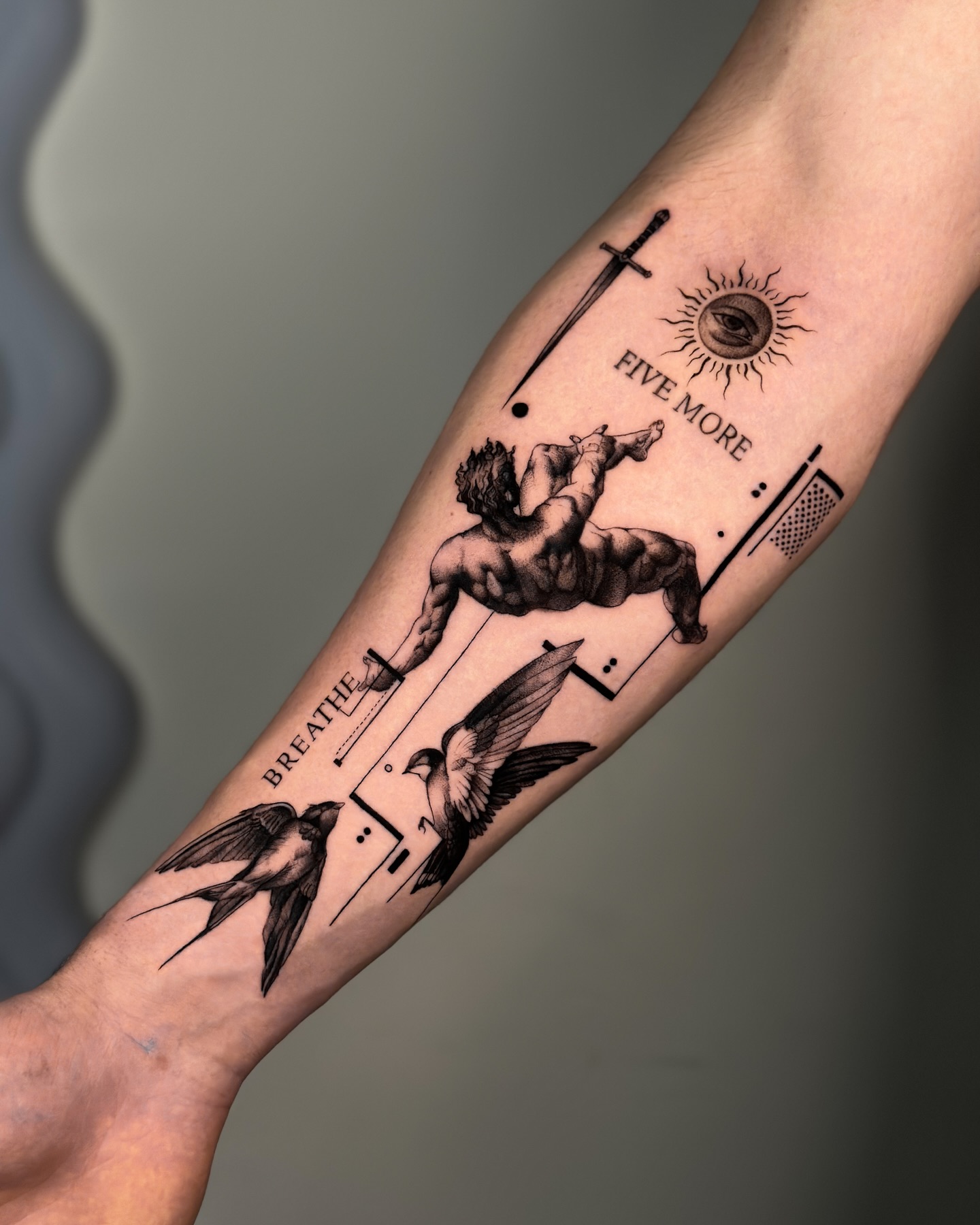 17+ Striking Forearm Tattoos That Make a Statement